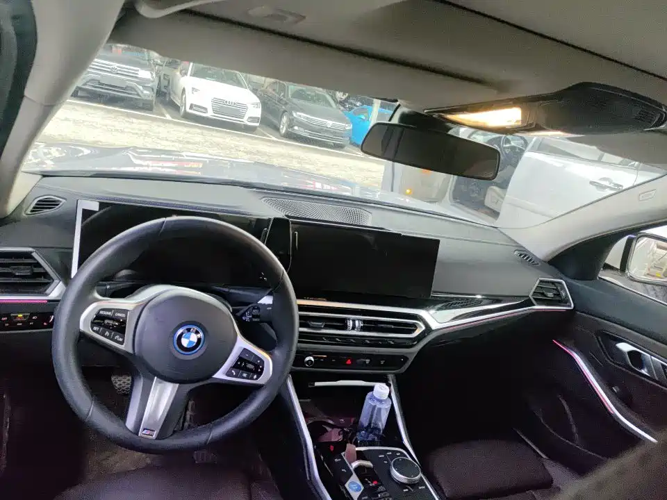 BMW i3 2024