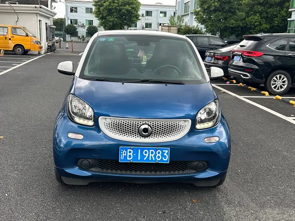 smart fortwo 2019 — фото 2