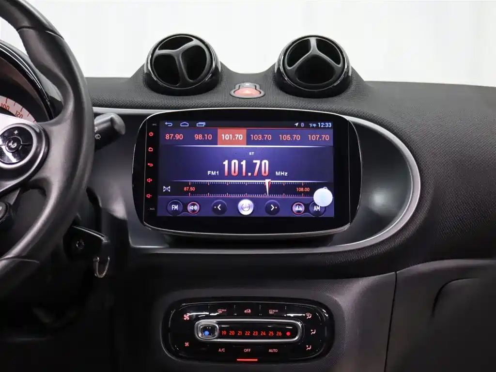 smart Fortwo 2018 — фото 16