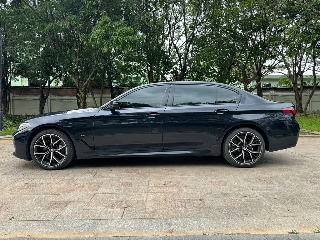 BMW 5 Series 2022