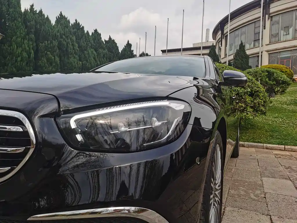 Mercedes-Benz E-Class 2023