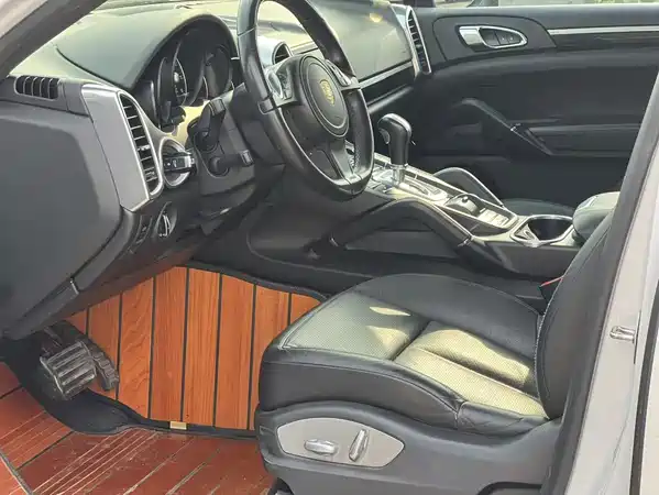 Porsche Cayenne 2015