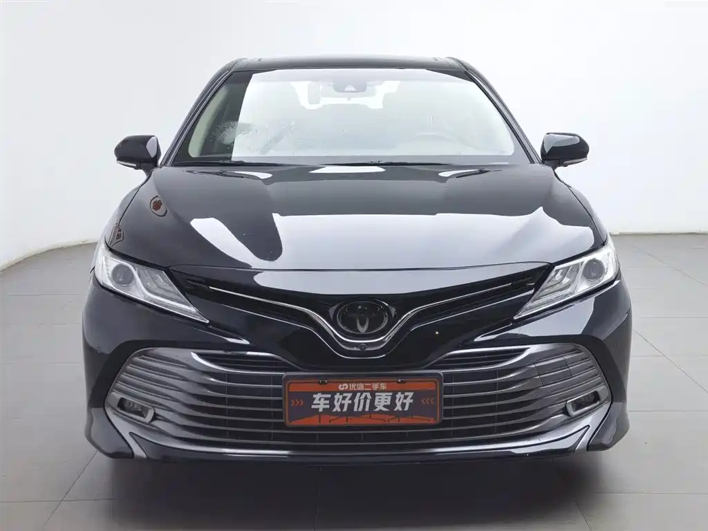 Toyota Camry 2018 — фото 3