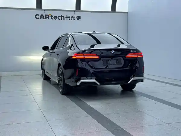 BMW 5 Series 2025