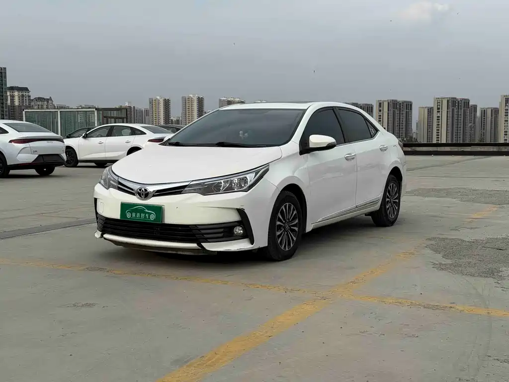 Toyota Corolla 2019 — фото 1