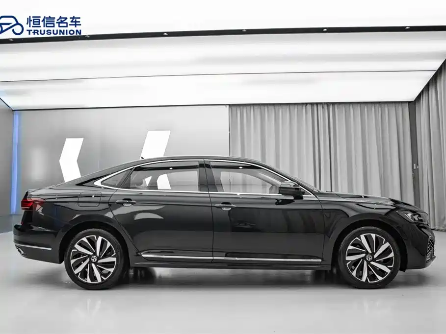 Volkswagen Passat 2023 — фото 4