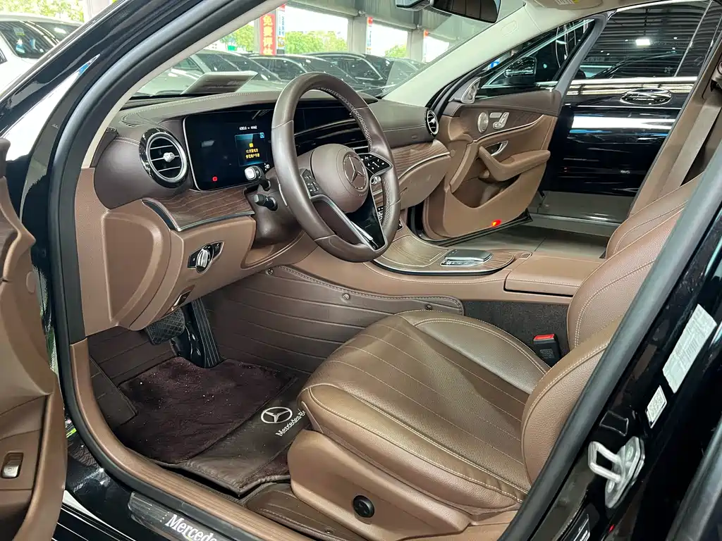 Mercedes-Benz E-Class 2023 — фото 9