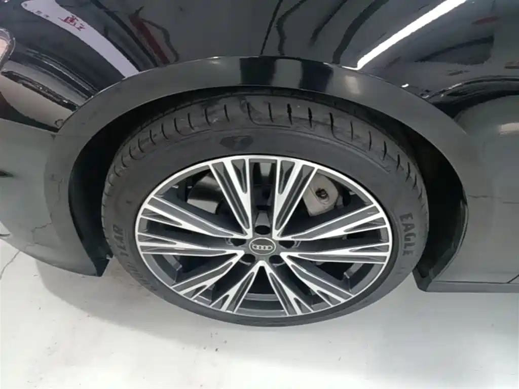 Audi A6L 2023 — фото 23