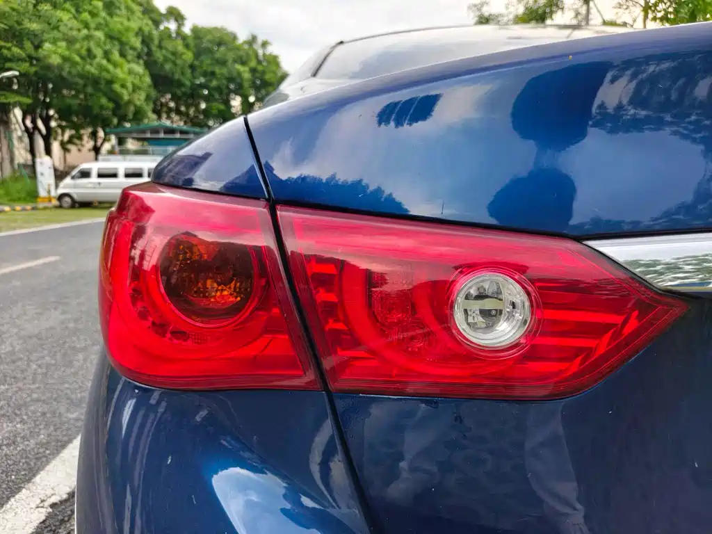 Infiniti Q50L 2016 — фото 10