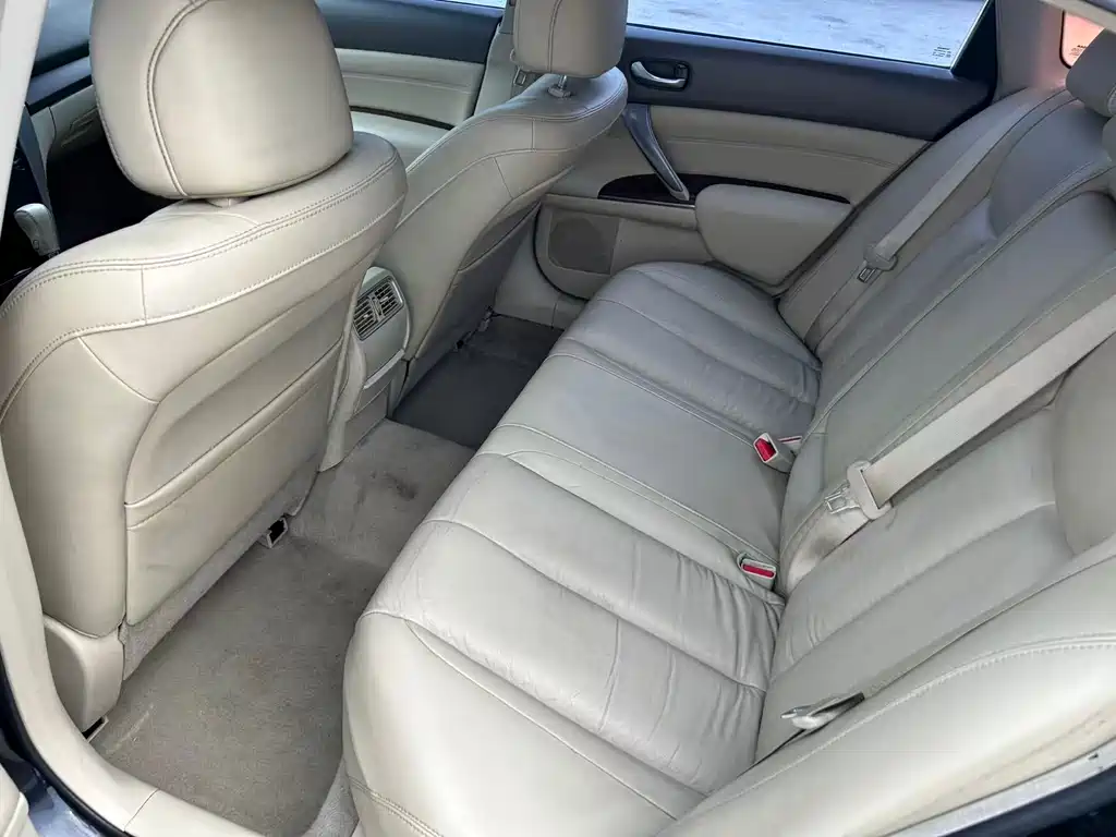Nissan Teana 2010