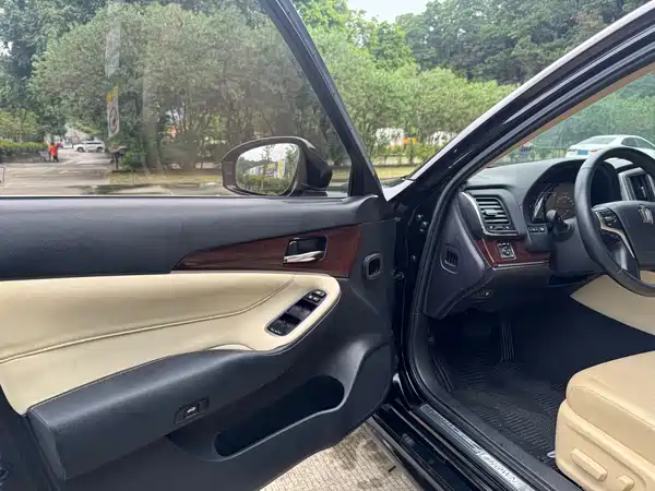 Toyota Crown 2018
