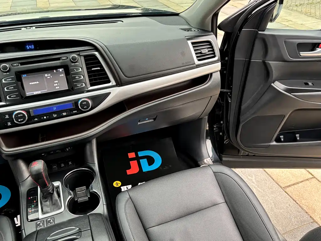 Toyota Highlander 2020 — фото 21