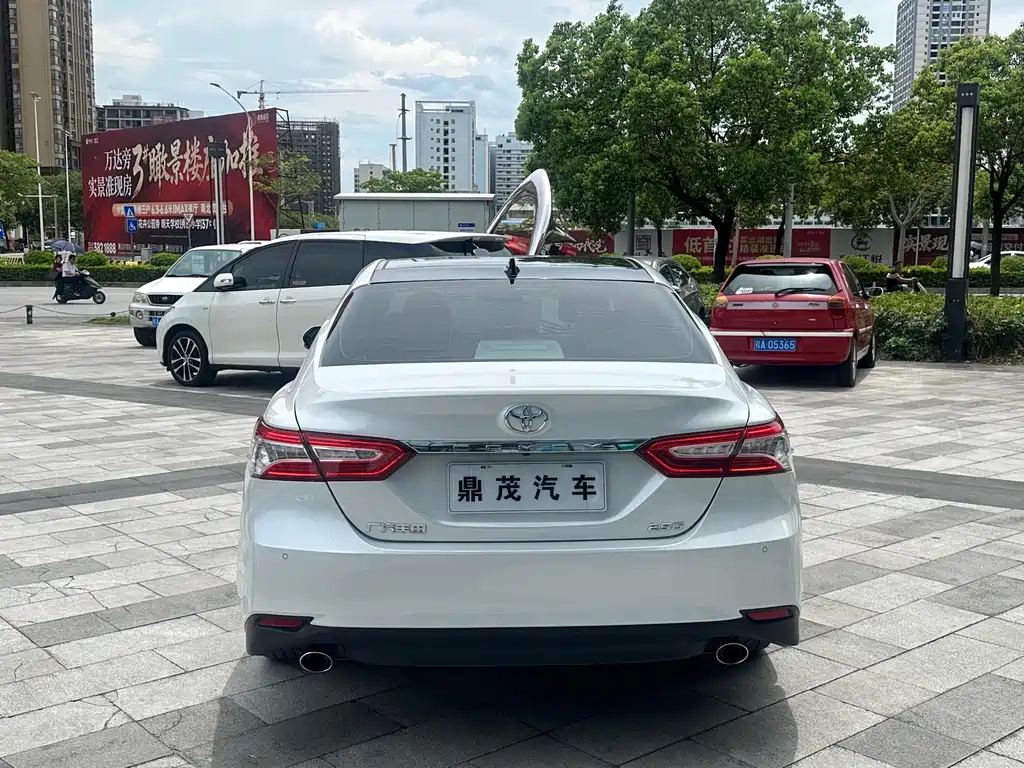 Toyota Camry 2021