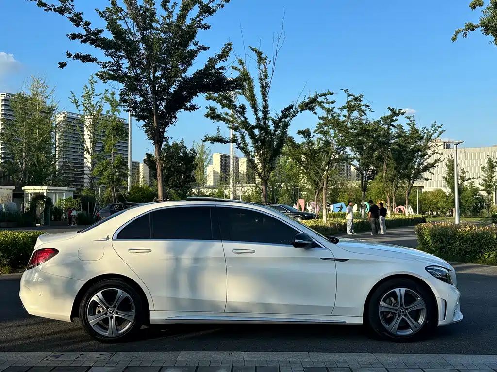 Mercedes-Benz C-Class 2020