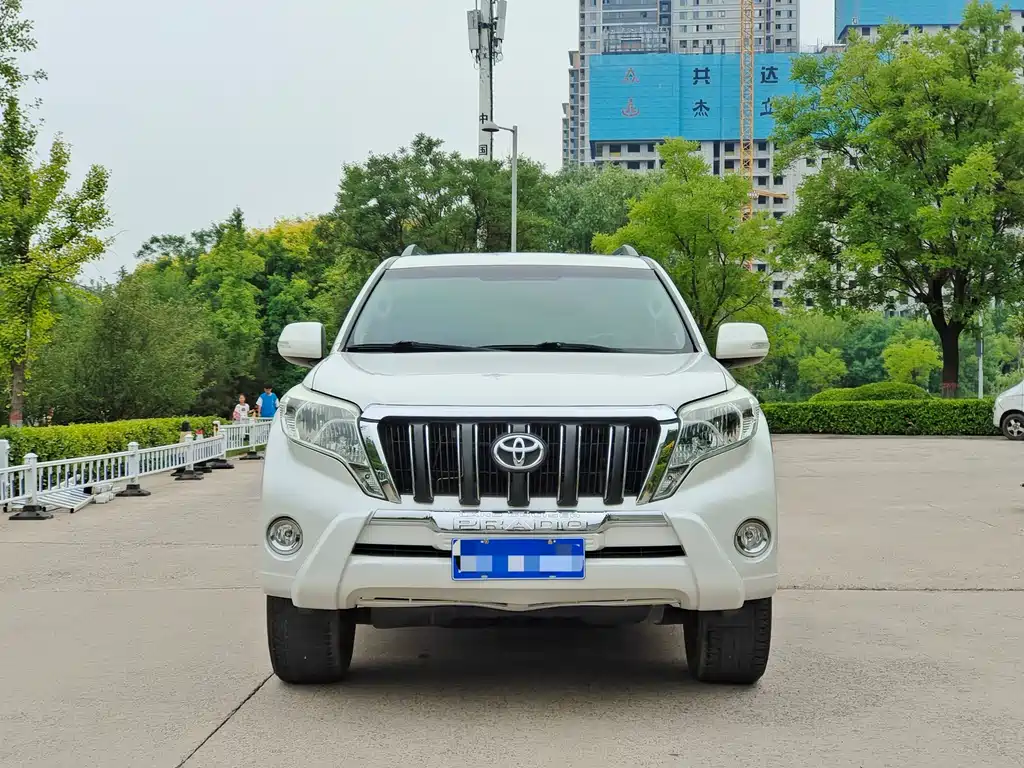 Toyota Prado 2017 — фото 2