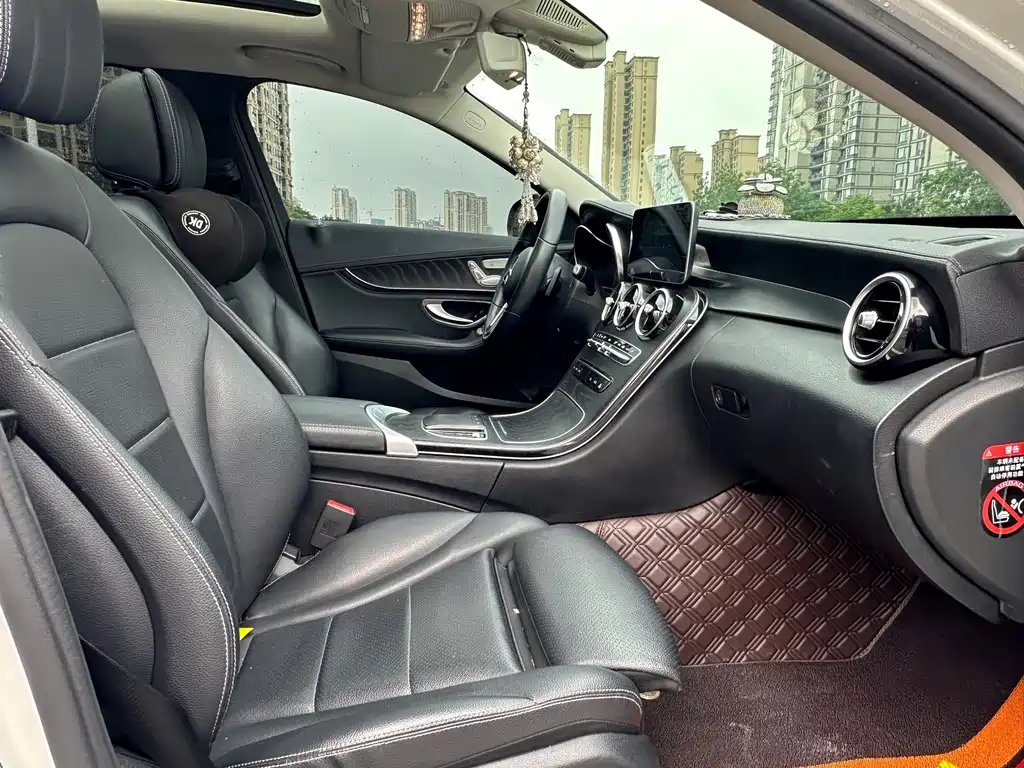 Mercedes-Benz C-Class 2019 — фото 18