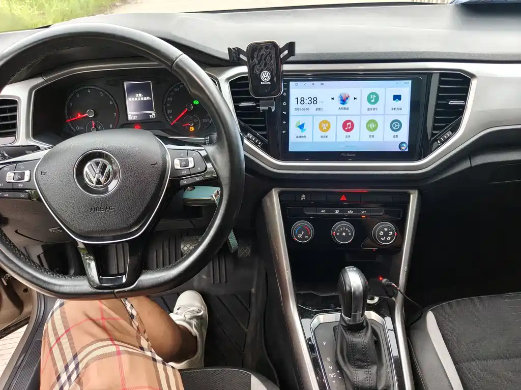 Volkswagen T-Roc 2021 — фото 11