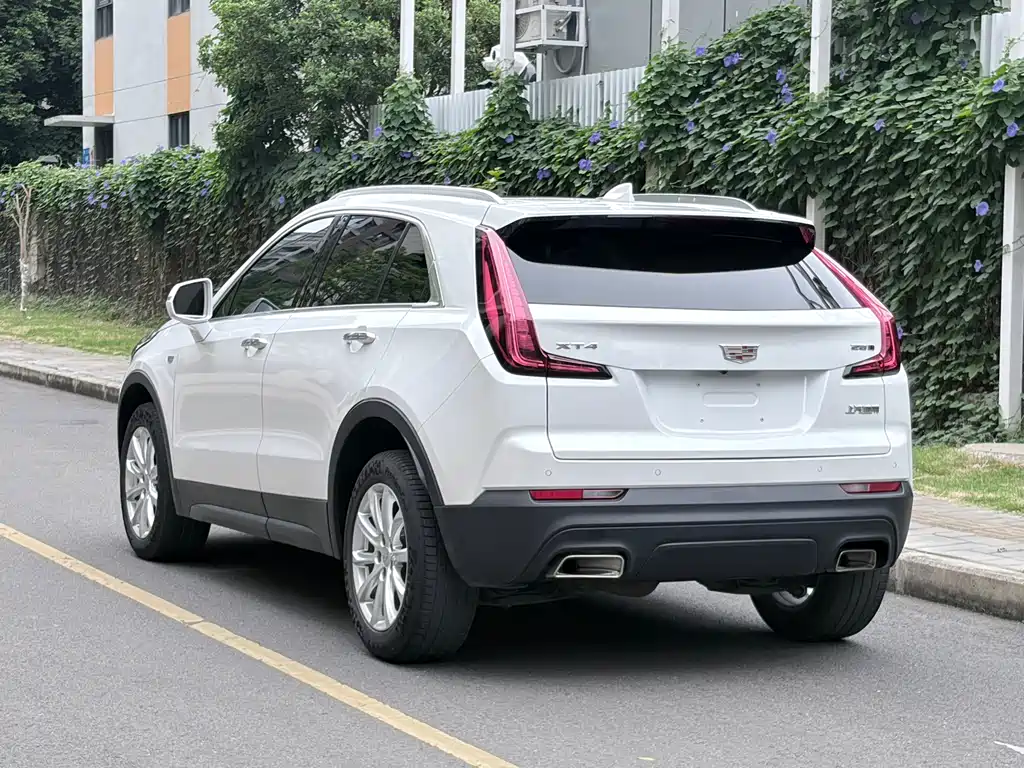 Cadillac XT4 2021 — фото 5