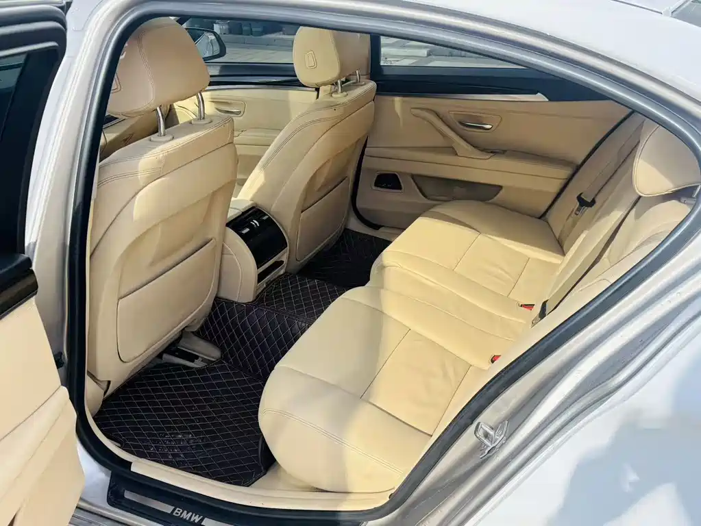 BMW 5 Series 2014 — фото 18