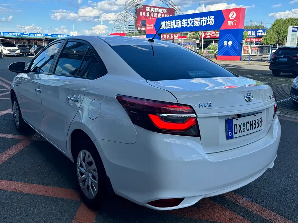 Toyota Vios 2022 — фото 6