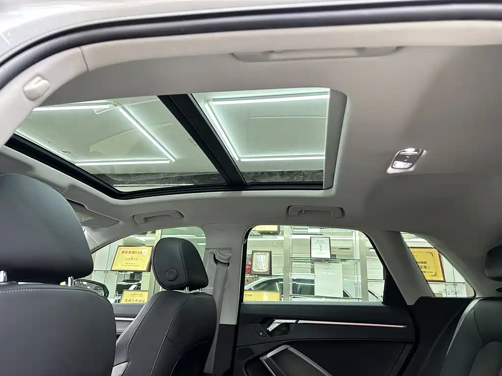 Audi Q3 2023 — фото 11
