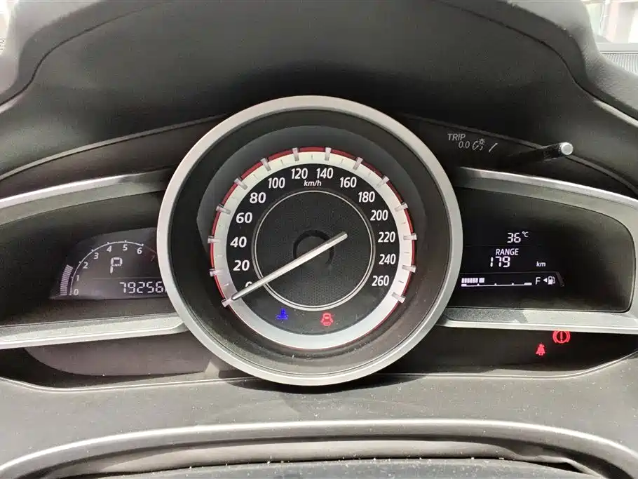 Mazda 3 Axela 2015 — фото 13