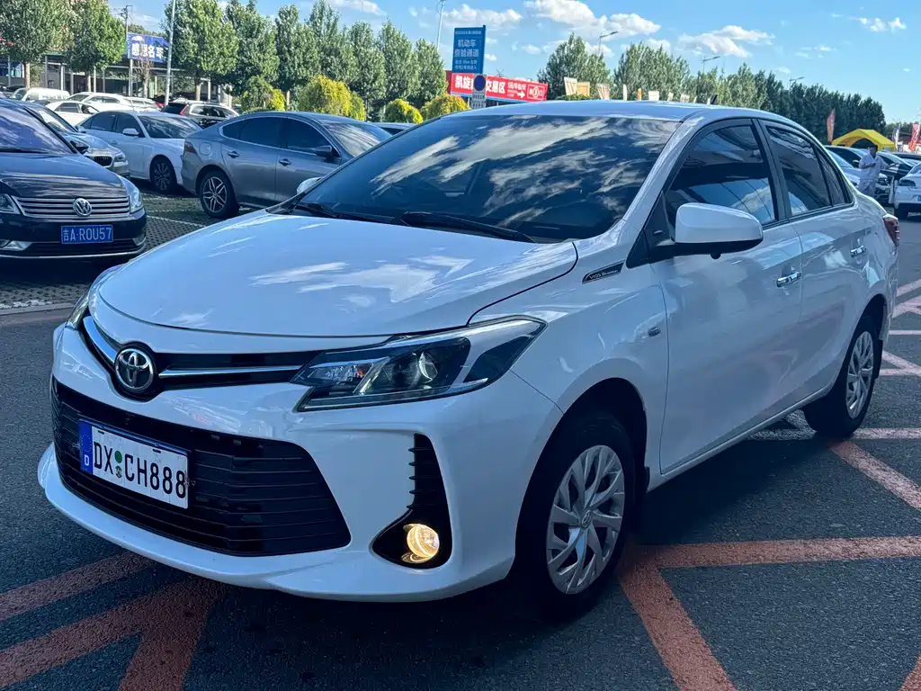 Toyota Vios 2022 — фото 1