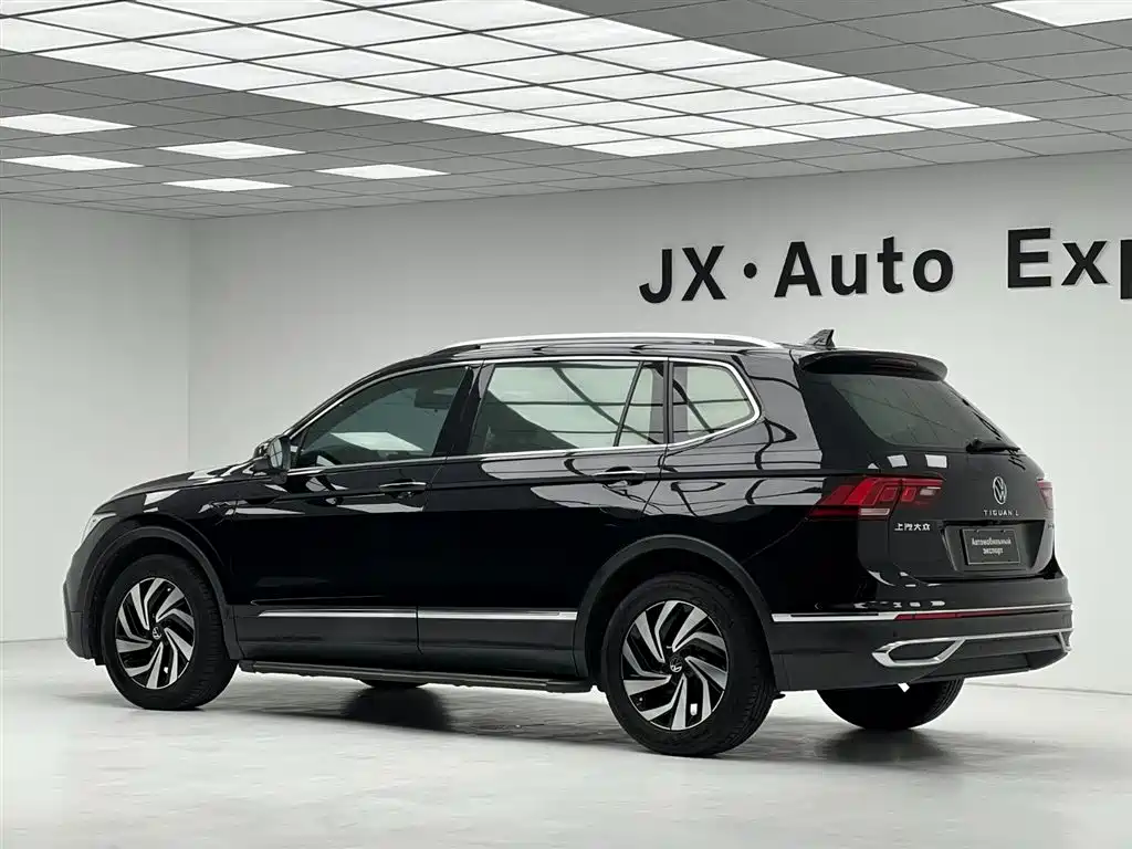 Volkswagen Tiguan L 2022 — фото 9