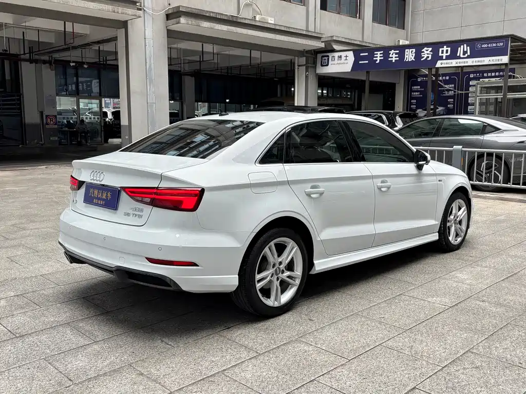Audi A3 2019 — фото 12