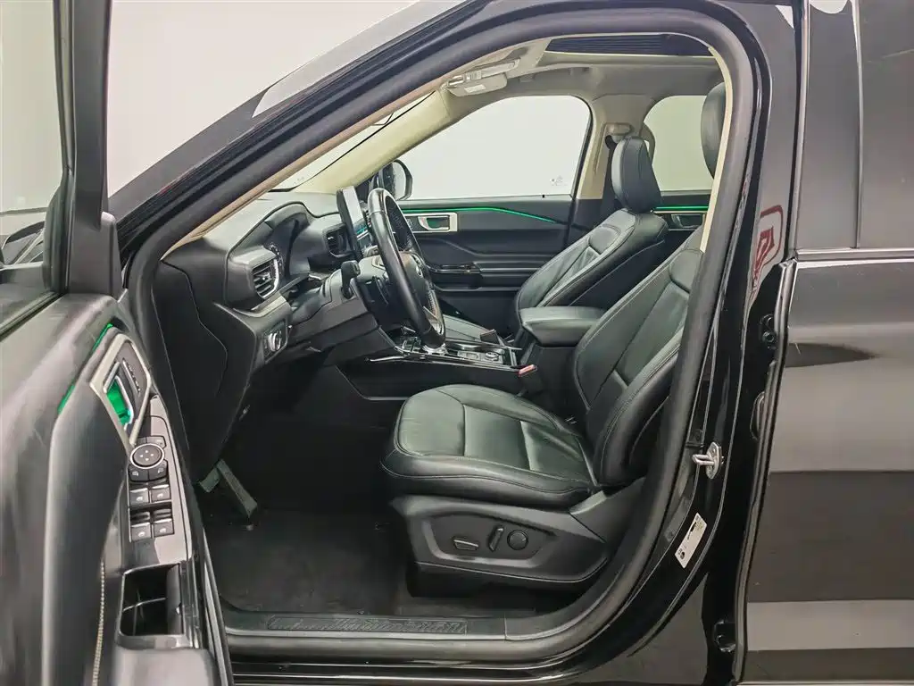 Ford Explorer 2020 — фото 10