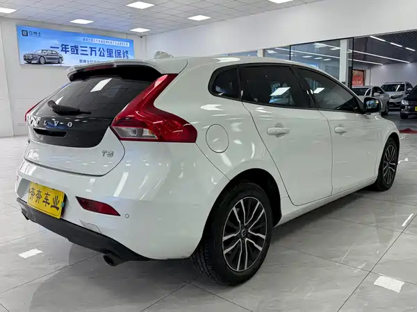 Volvo V40 2017