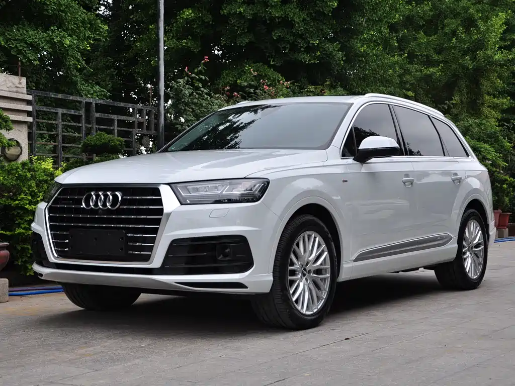 Audi Q7 2018 — фото 1