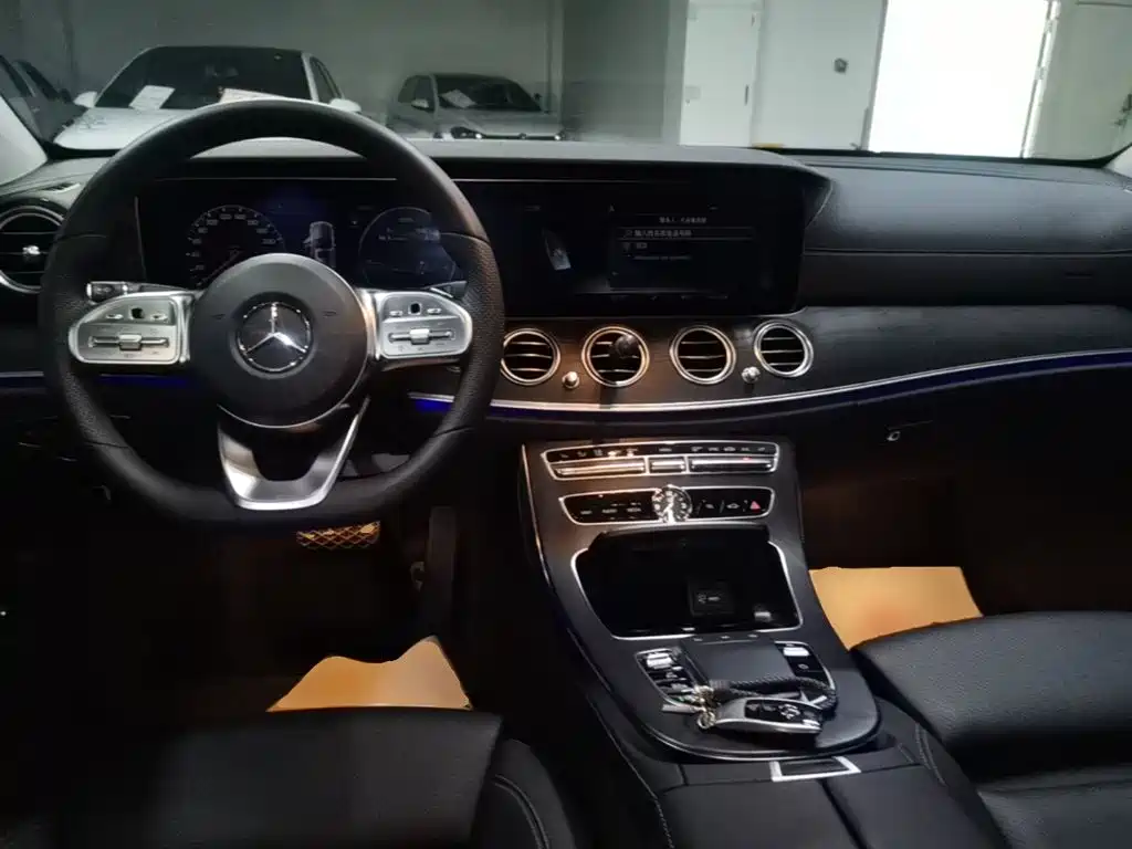 Mercedes-Benz E-Class 2019 — фото 10