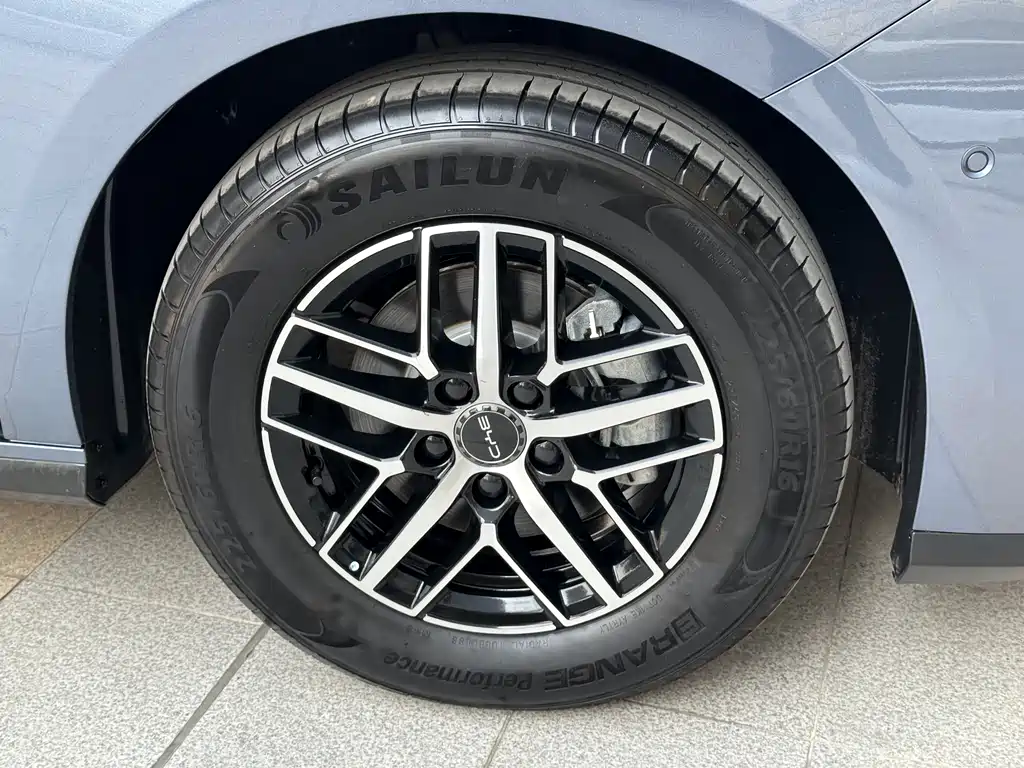 BYD Seal 05 DM-i 2025 — фото 20