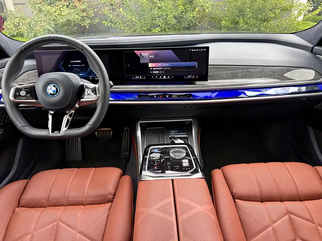 BMW i7 2023 — фото 8