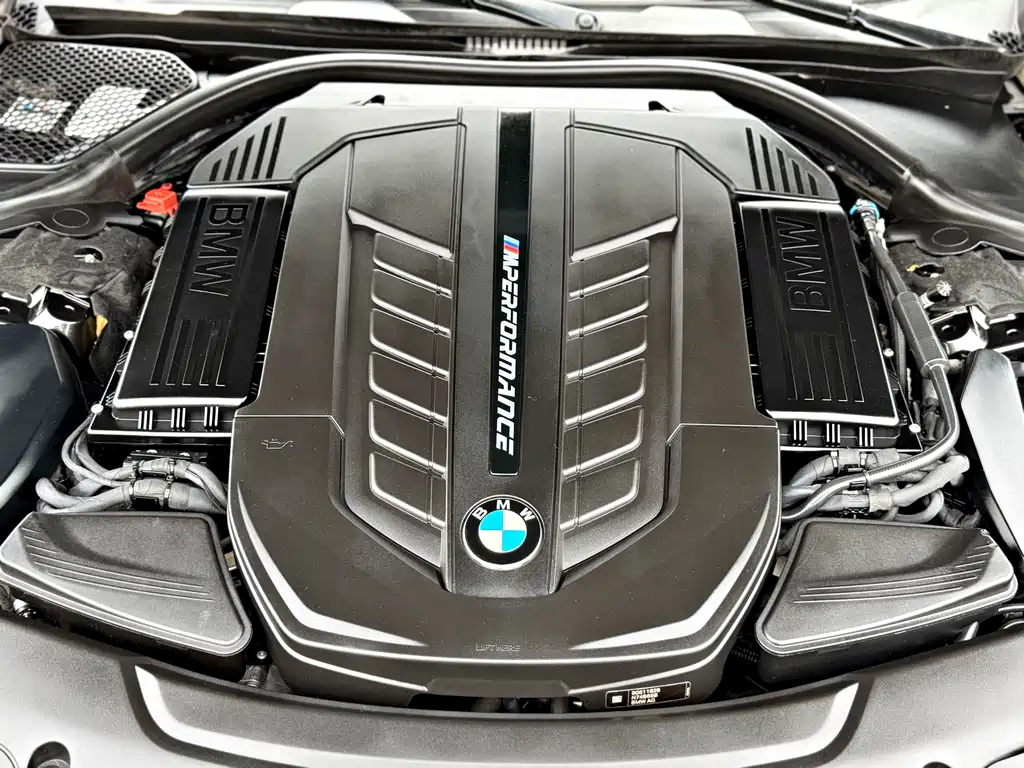 BMW 7 Series 2019 — фото 16