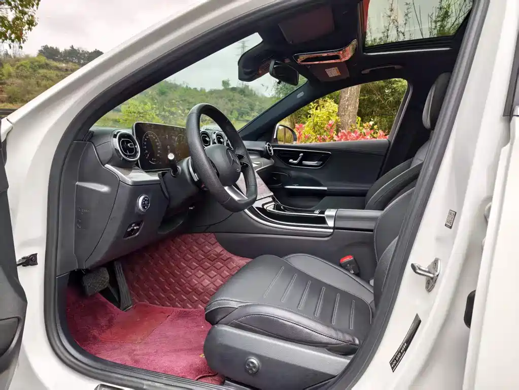 Mercedes-Benz C-Class 2023 — фото 6