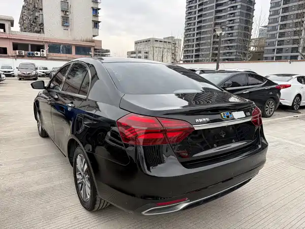Geely Emgrand 2018
