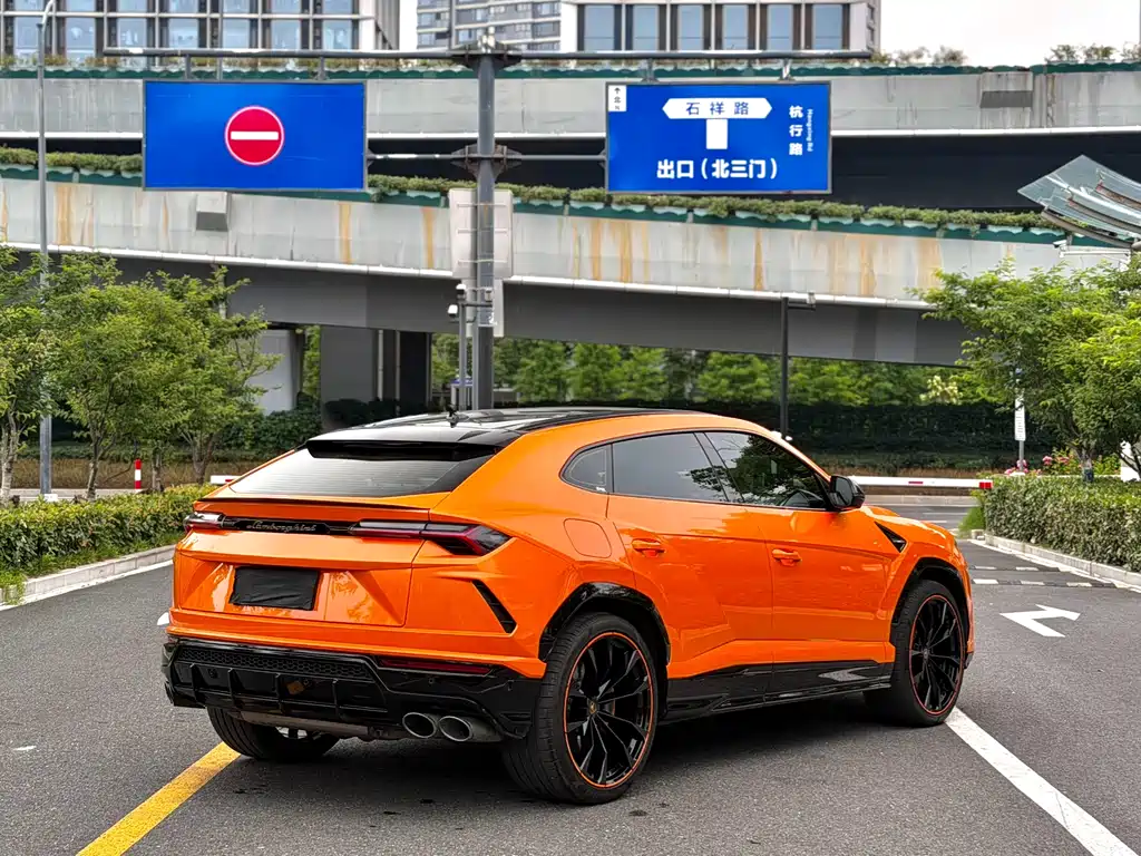 Lamborghini Urus 2022 — фото 7