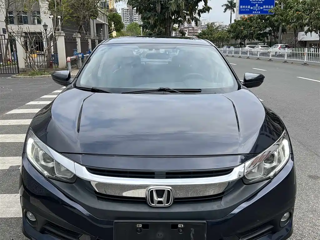 Honda Civic 2018 — фото 14