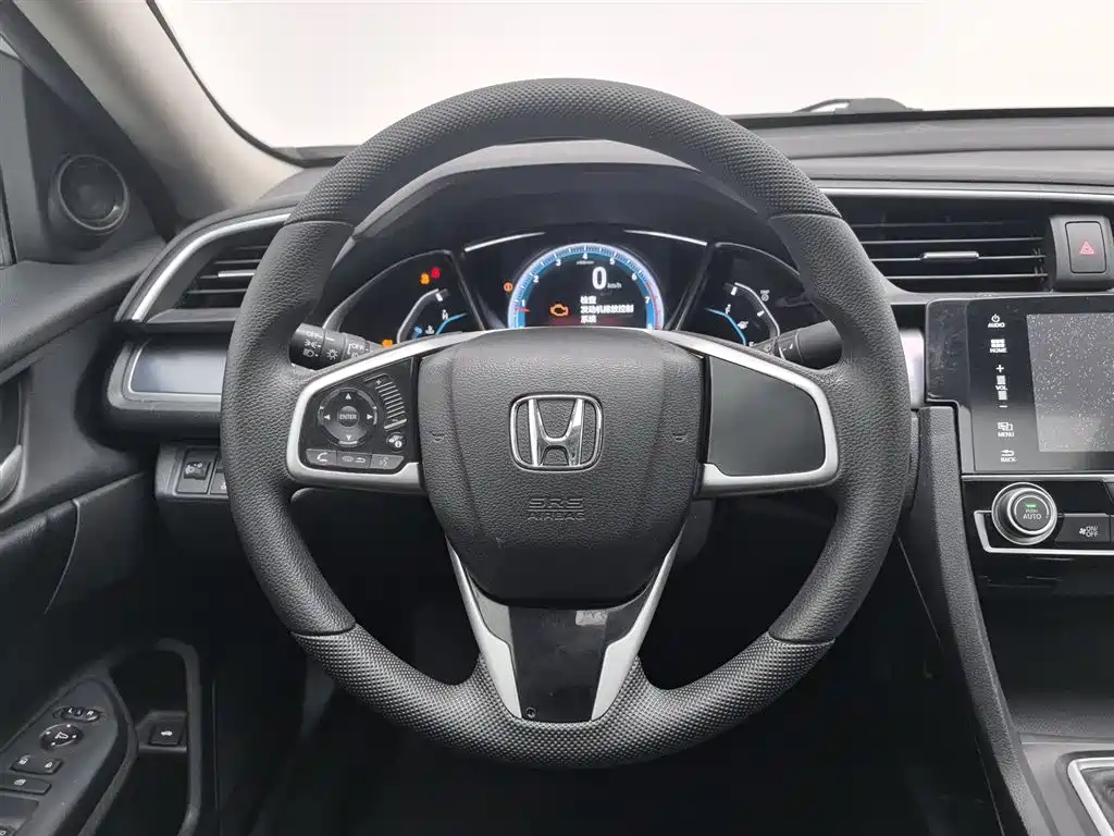 Honda Civic 2018 — фото 11
