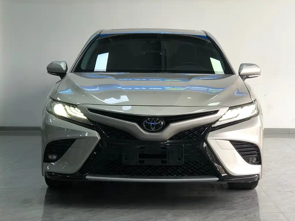Toyota Camry 2020 — фото 2