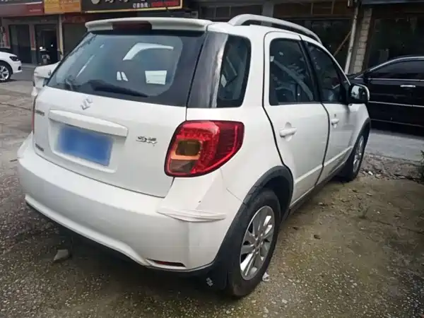 Suzuki Karma 2013
