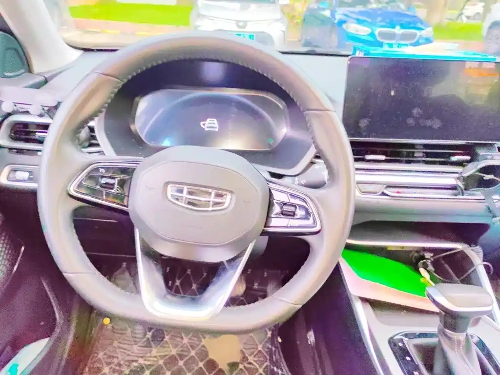 Geely Emgrand 2023