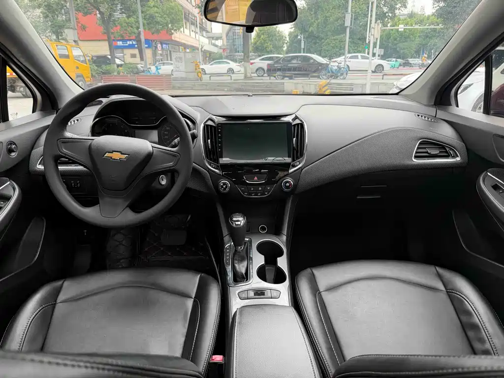 Chevrolet Cruze 2018 — фото 9