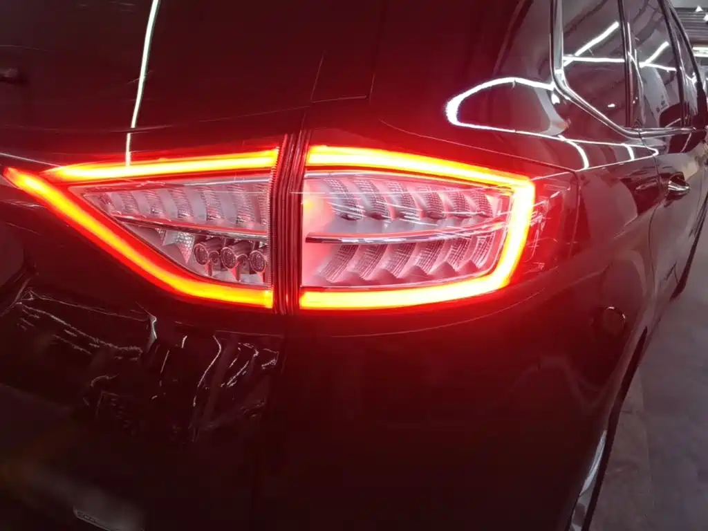 Ford Edge 2019 — фото 8