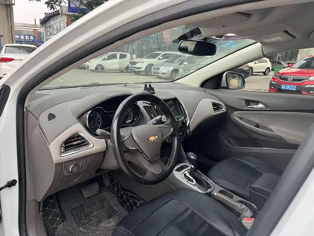 Chevrolet Cruze 2015 — фото 11