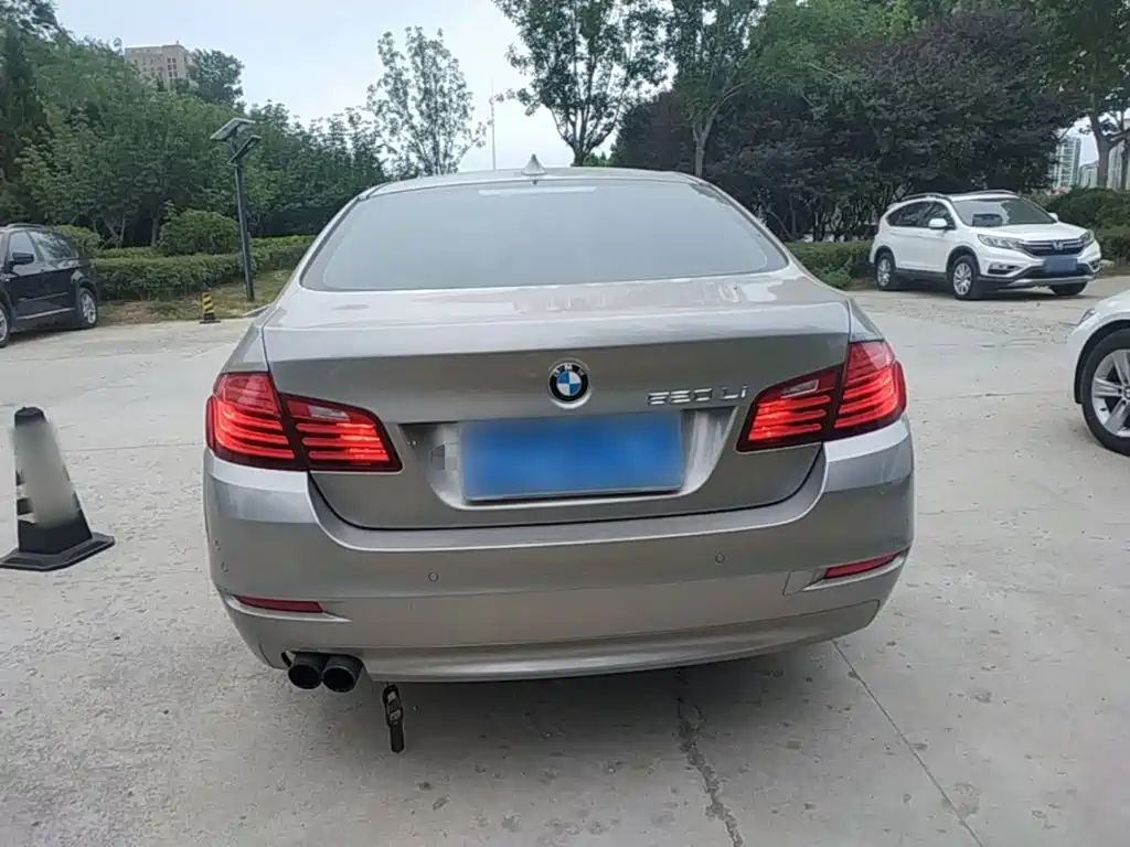 BMW 5 Series 2015 — фото 6