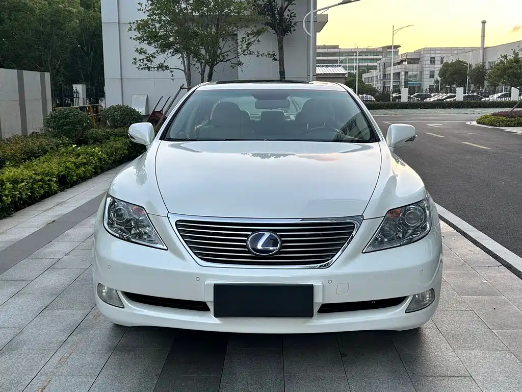 Lexus LS 2008