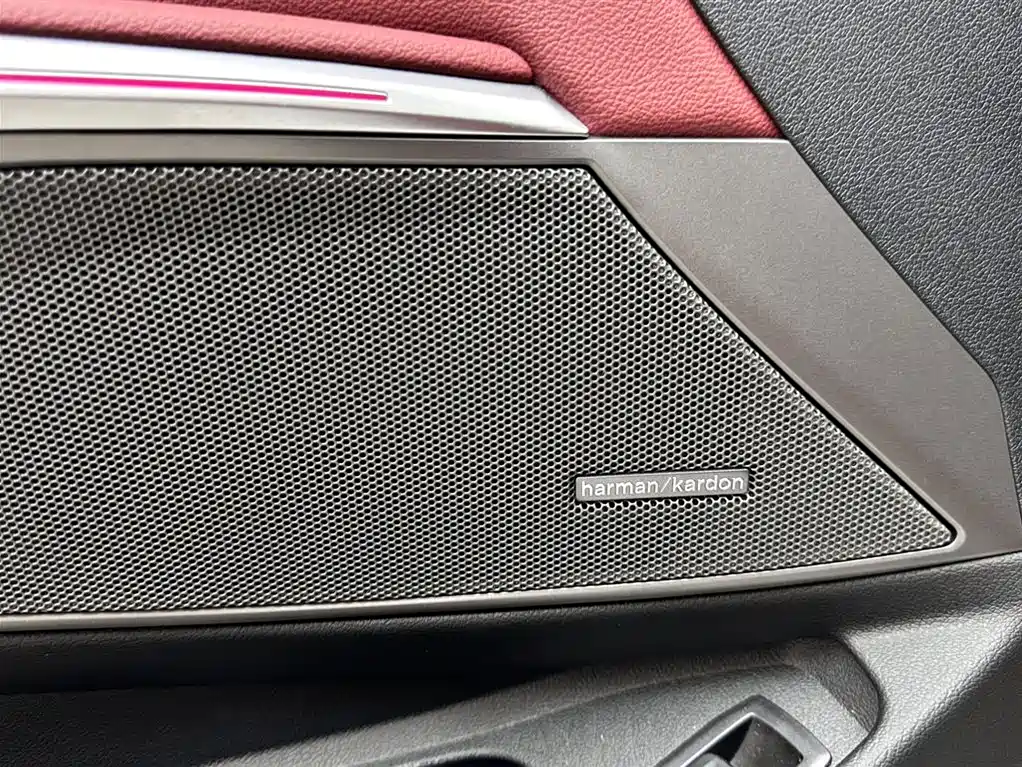 BMW 3 Series 2025 — фото 15